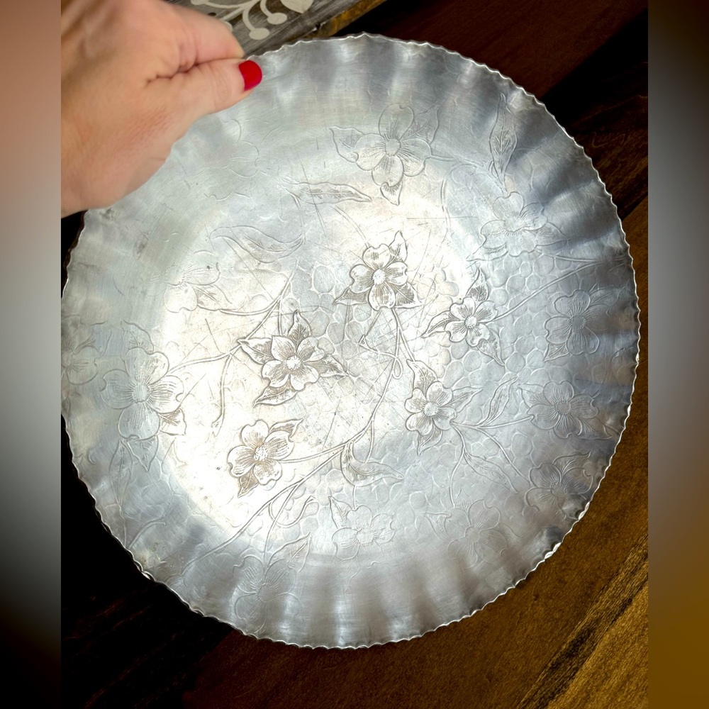 FLORAL DESIGNED ALUMINUM BOWL